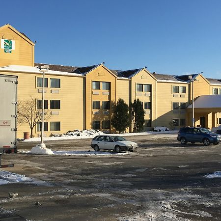 Quality Inn & Suites Μιλγουόκι Εξωτερικό φωτογραφία