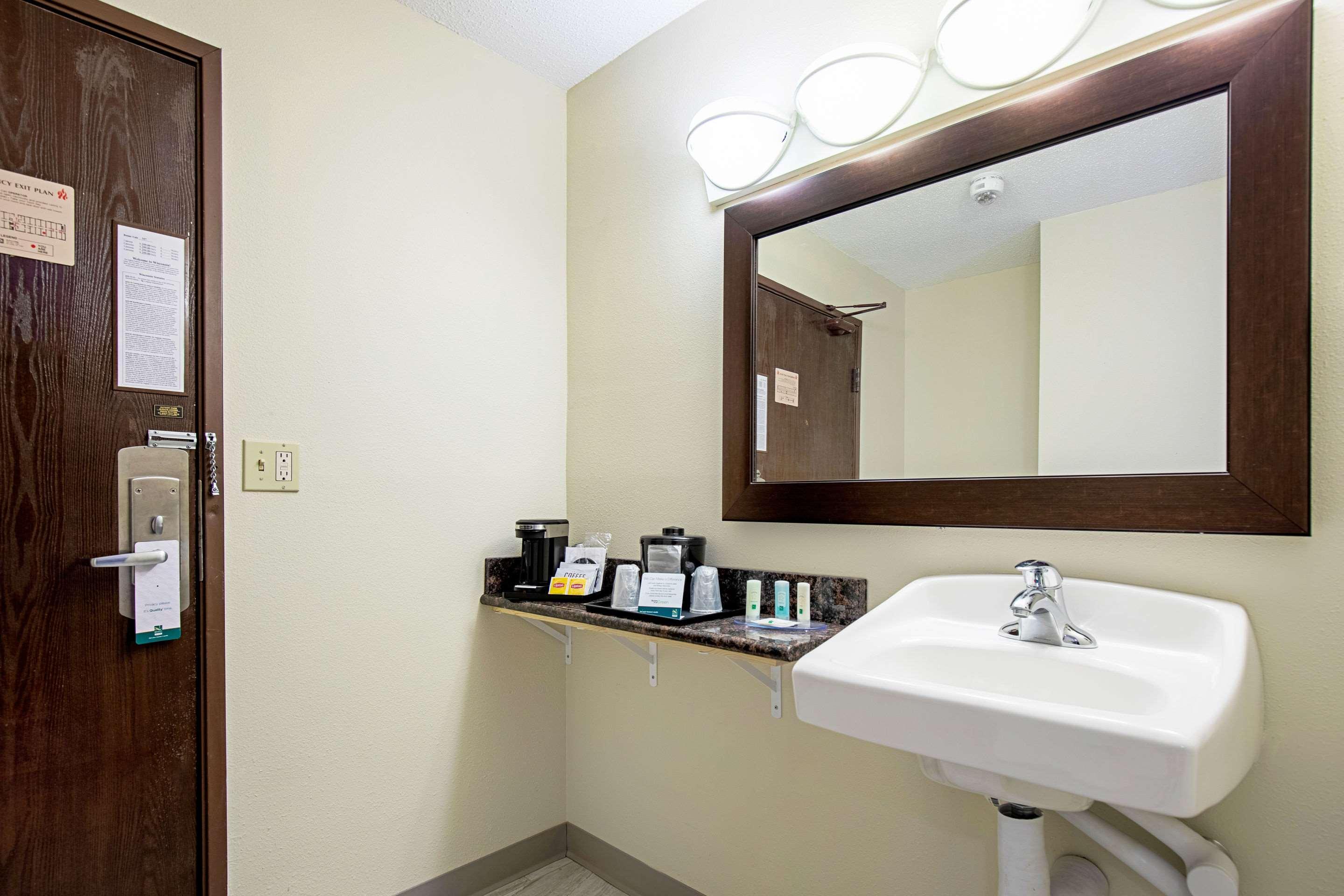 Quality Inn & Suites Μιλγουόκι Εξωτερικό φωτογραφία