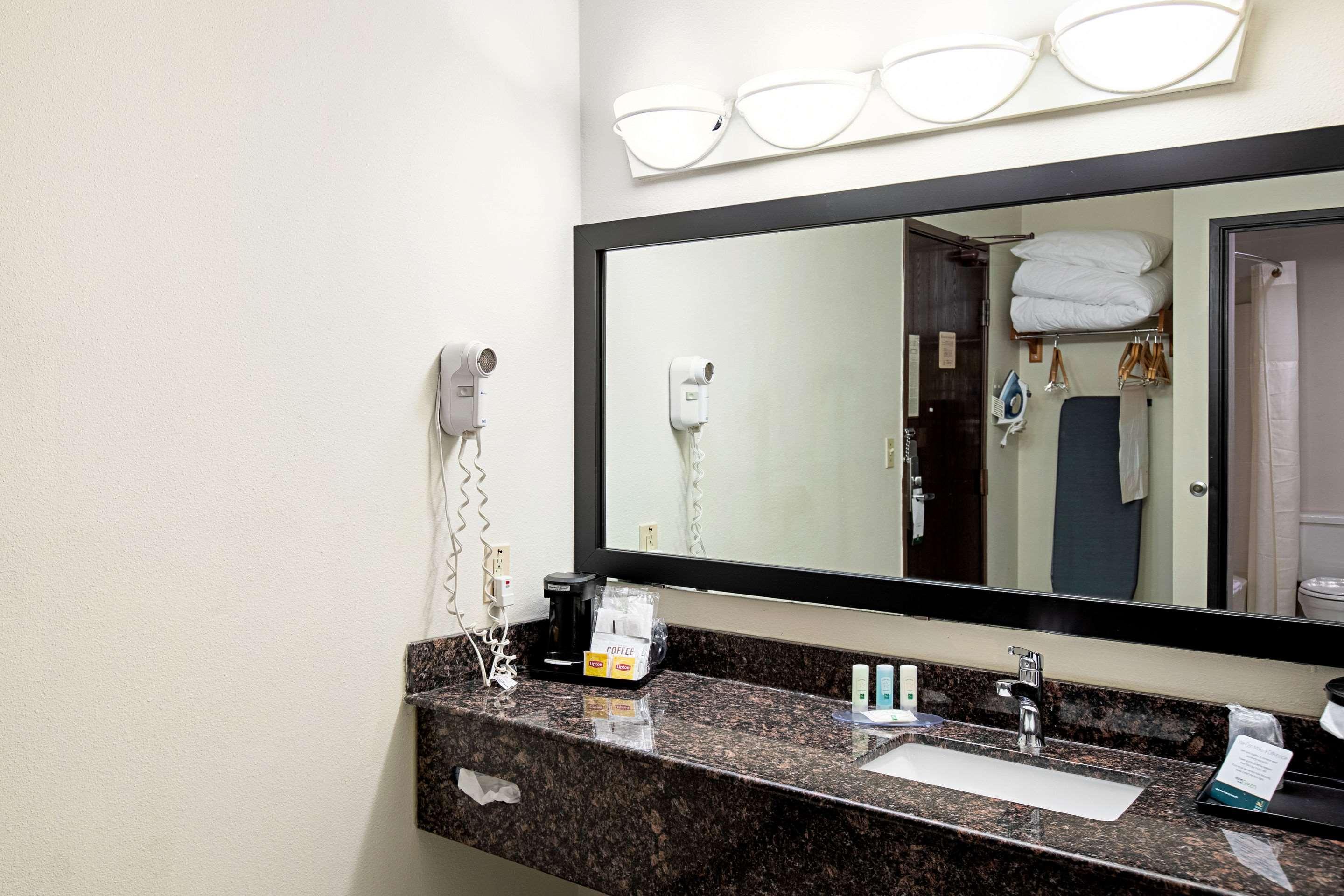 Quality Inn & Suites Μιλγουόκι Εξωτερικό φωτογραφία