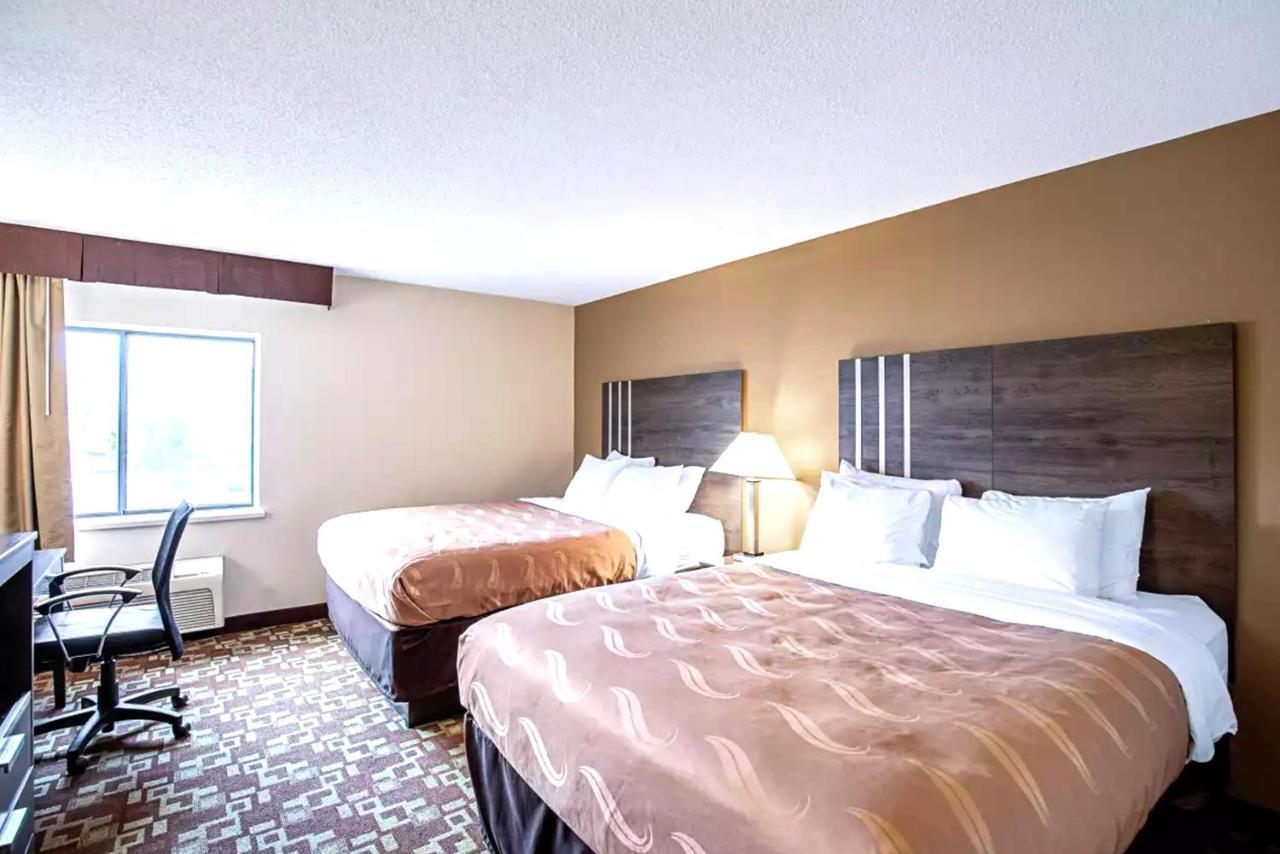 Quality Inn & Suites Μιλγουόκι Εξωτερικό φωτογραφία