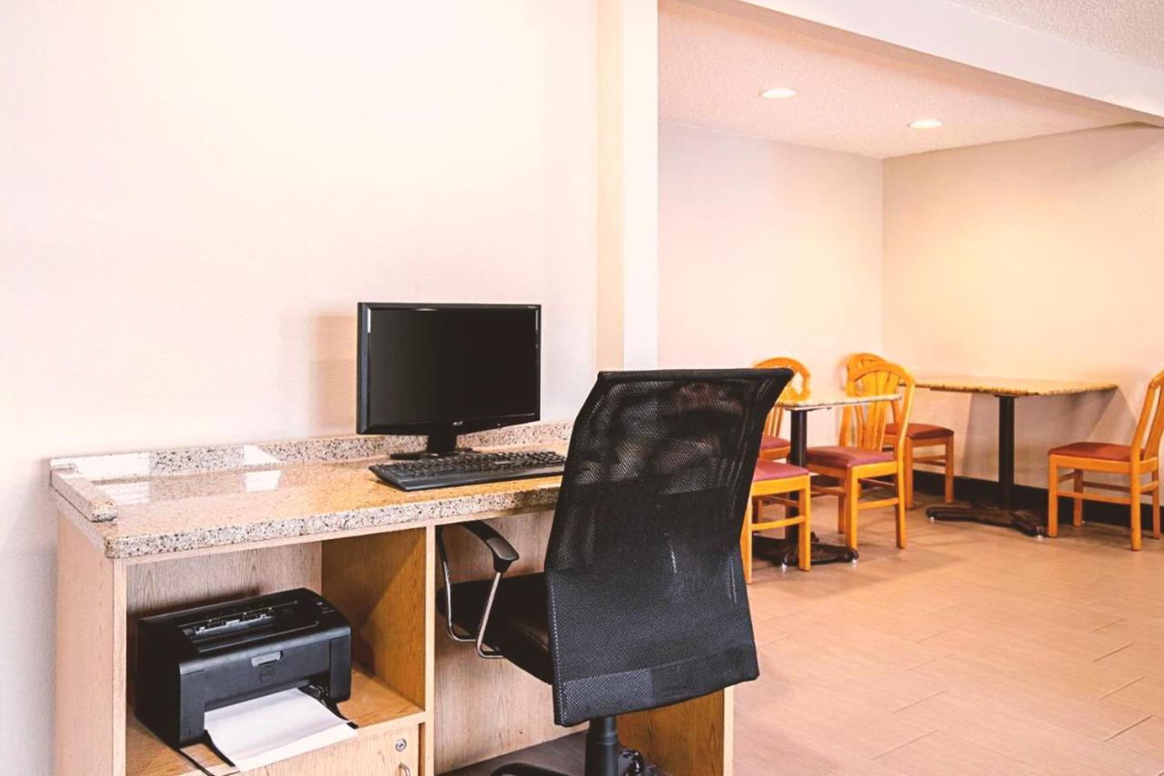Quality Inn & Suites Μιλγουόκι Εξωτερικό φωτογραφία