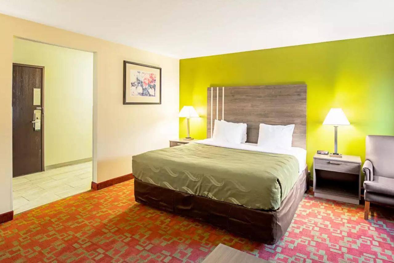 Quality Inn & Suites Μιλγουόκι Εξωτερικό φωτογραφία