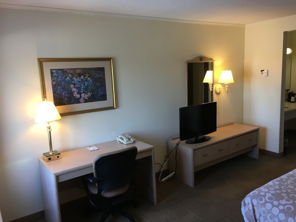 Quality Inn & Suites Μιλγουόκι Εξωτερικό φωτογραφία